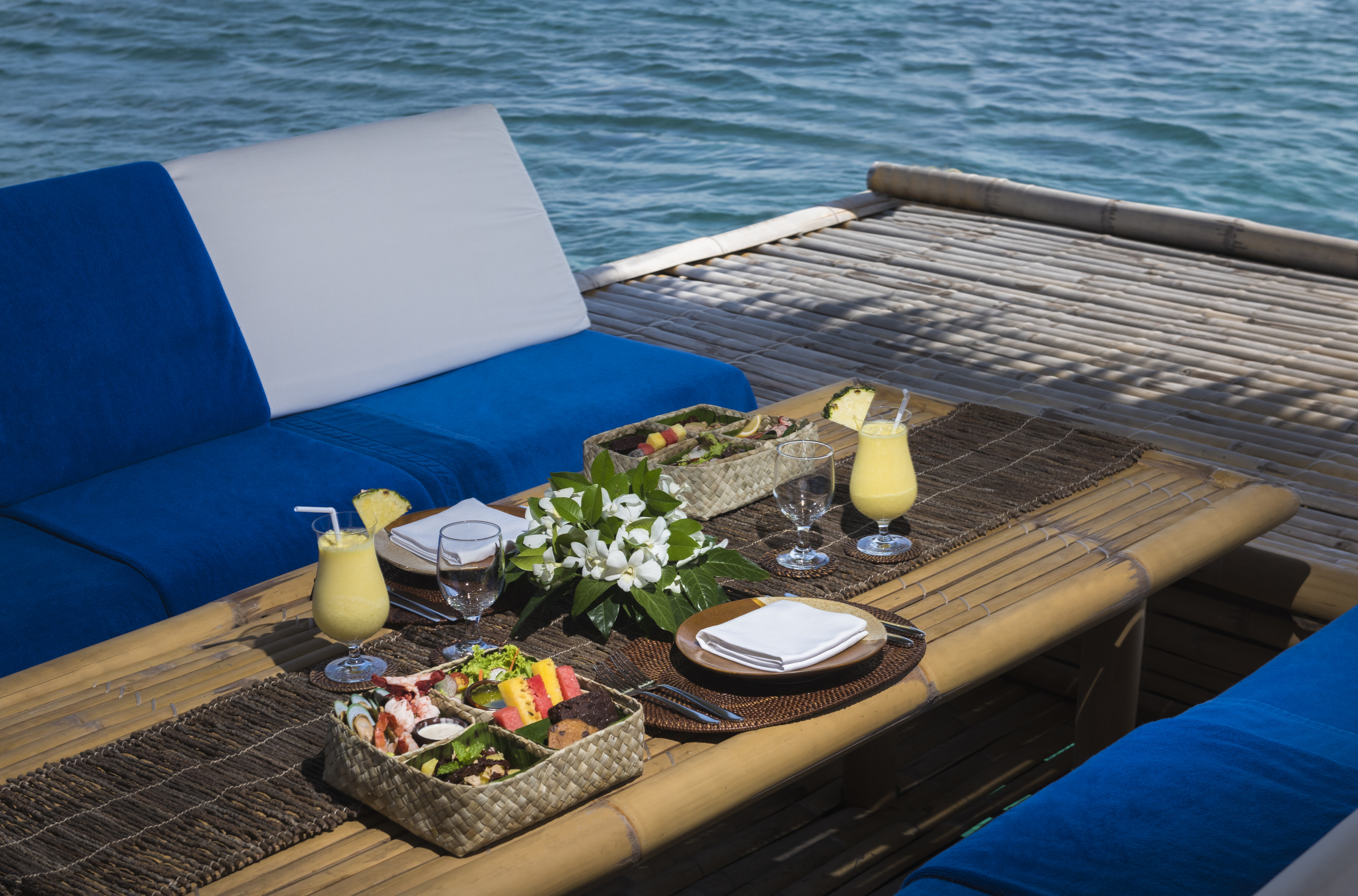 Floating bar picnic (Photo: John W McDermott / Aman Resorts Limited)